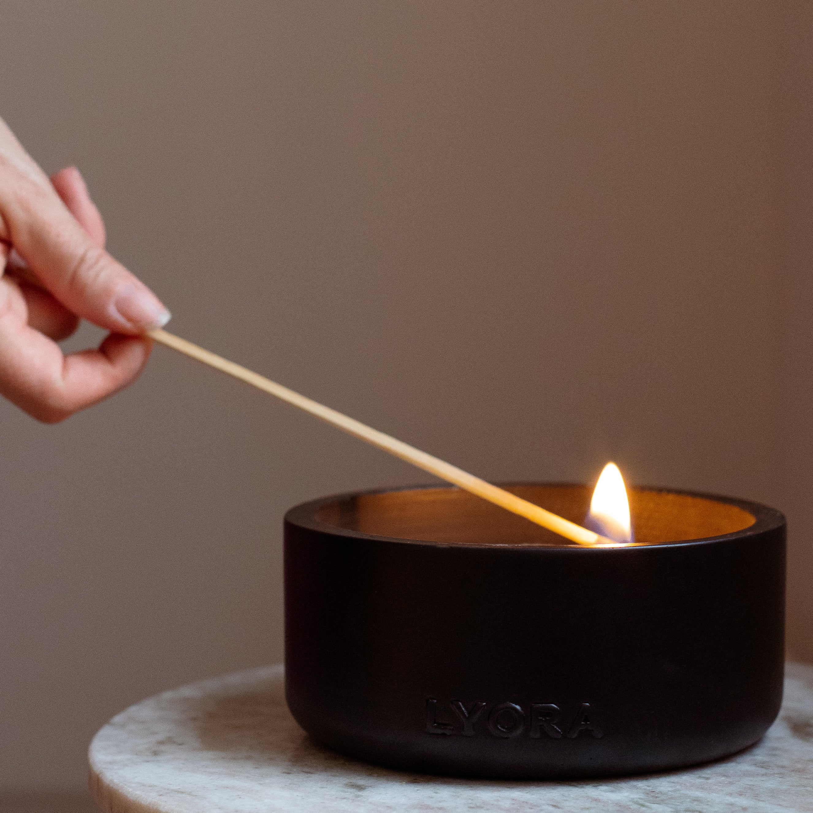 LYORA Vanilla Oud - Image 4